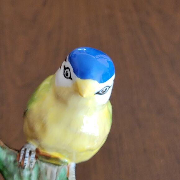 Vintage Tuscan Blue Cap Female Yellow Bird Figurine England 5.25". - Picture 5 of 16